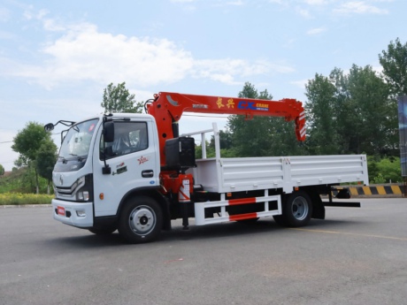 東風(fēng)多利卡D7單排隨車吊，上裝長(zhǎng)興5噸直臂式吊機(jī)