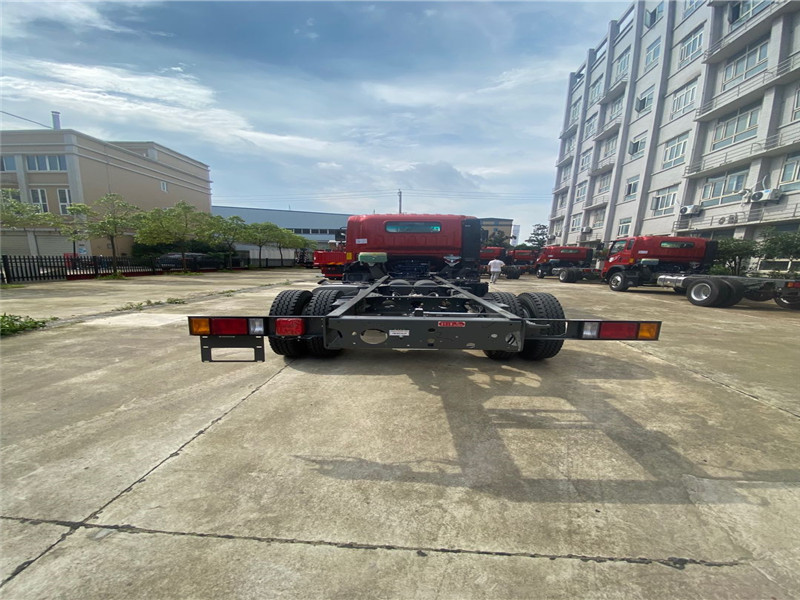 國(guó)六重汽王牌3900軸距黃牌隨車吊濰柴190隨車吊