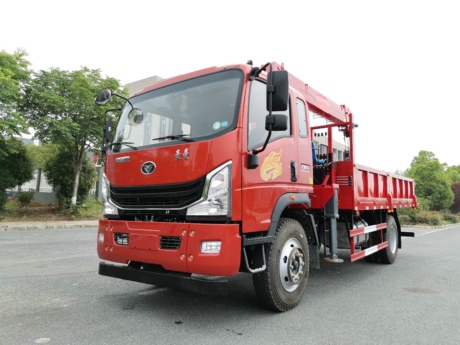重汽豪曼（國六）4200軸距隨車吊上裝長興6.3噸4節(jié)臂