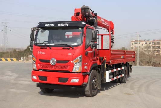 東風(fēng)暢行D1單橋（國(guó)六）隨車吊,上裝三一7噸4節(jié)臂隨車吊