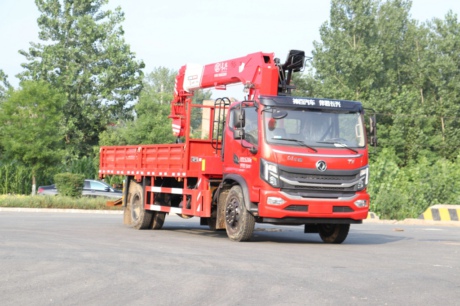 東風(fēng)華神D∨3單橋隨車吊，上裝長興8噸4節(jié)直臂吊機(jī)