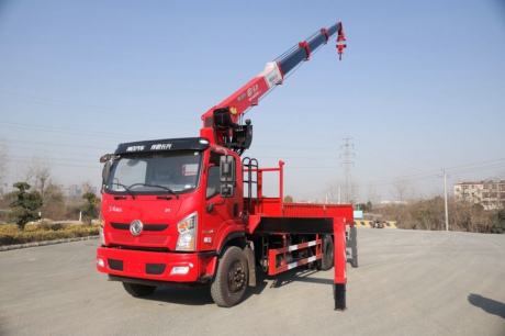 東風(fēng)暢行D1單橋隨車吊（國六）上裝長興8噸4節(jié)臂隨車吊