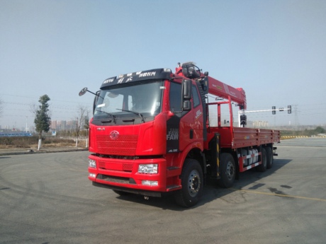 國六解放J6L前四后八隨車吊上裝三一16噸5節(jié)臂吊機(jī)