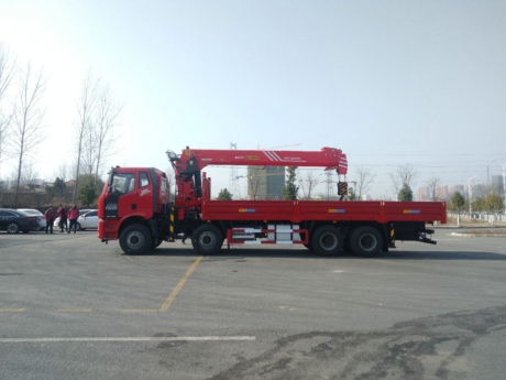 國(guó)六解放J6L前四后八隨車(chē)吊上裝三一16噸5節(jié)臂吊機(jī)