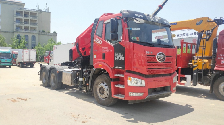 國六解放J6P隨車吊牽引車上裝長興25噸折臂吊機