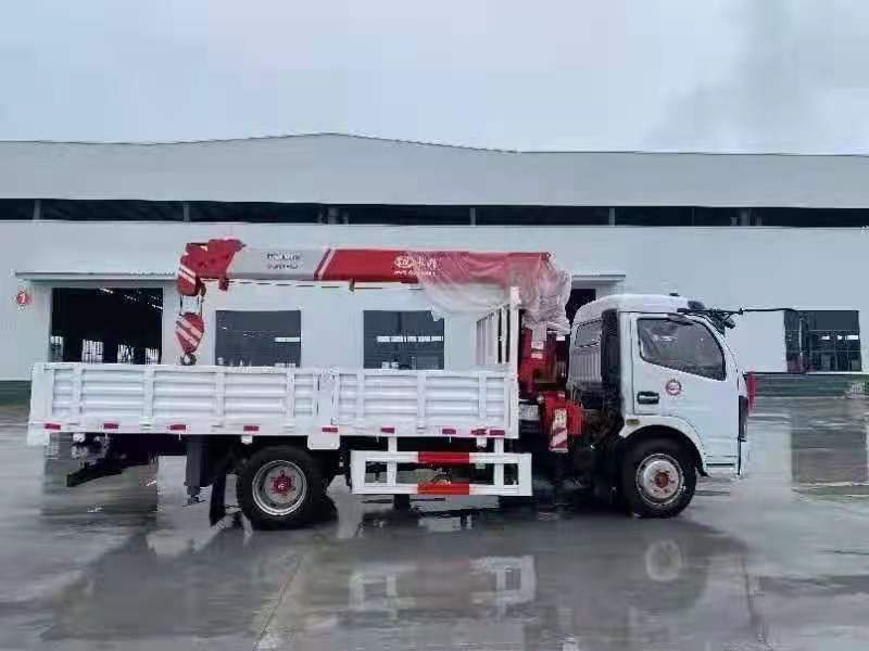東風(fēng)多利卡D7國(guó)六隨車(chē)吊