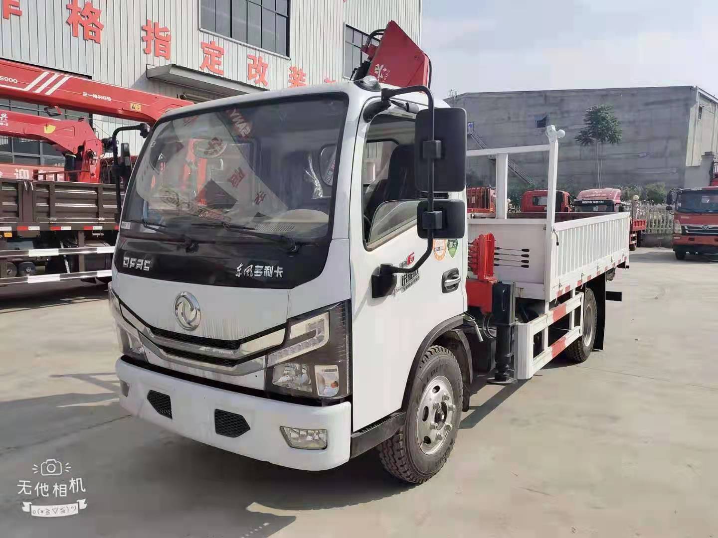 東風(fēng)多利卡藍(lán)牌，上裝長興1.8噸吊機(jī)