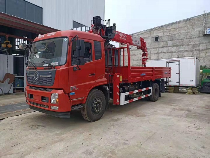 東風(fēng)天錦國六單橋隨車吊，上裝8噸各類吊機(jī)