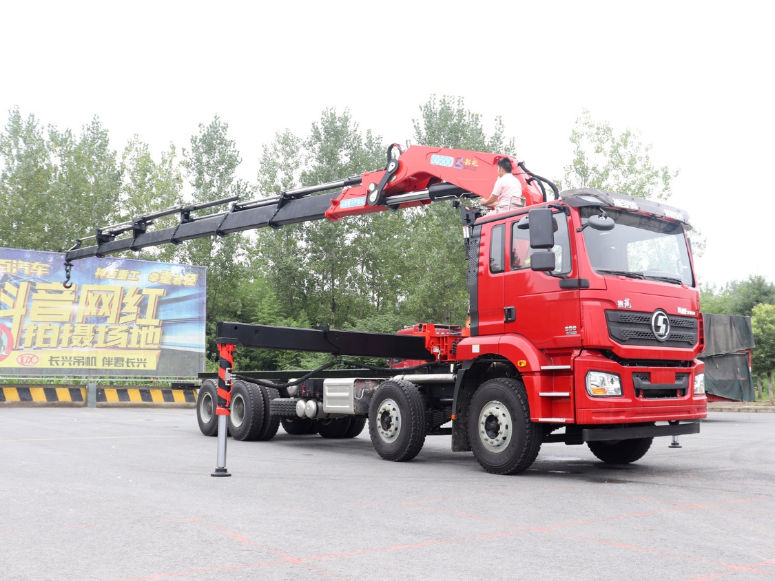 陜汽德龍新M3000前四后八，上裝邵起25噸折臂吊
