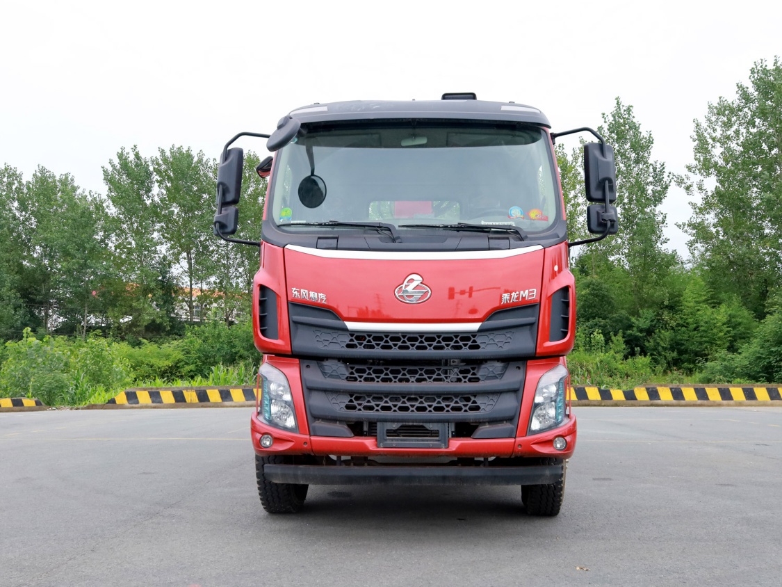 柳汽乘龍M3單橋，上裝長興8噸直臂吊機(jī)