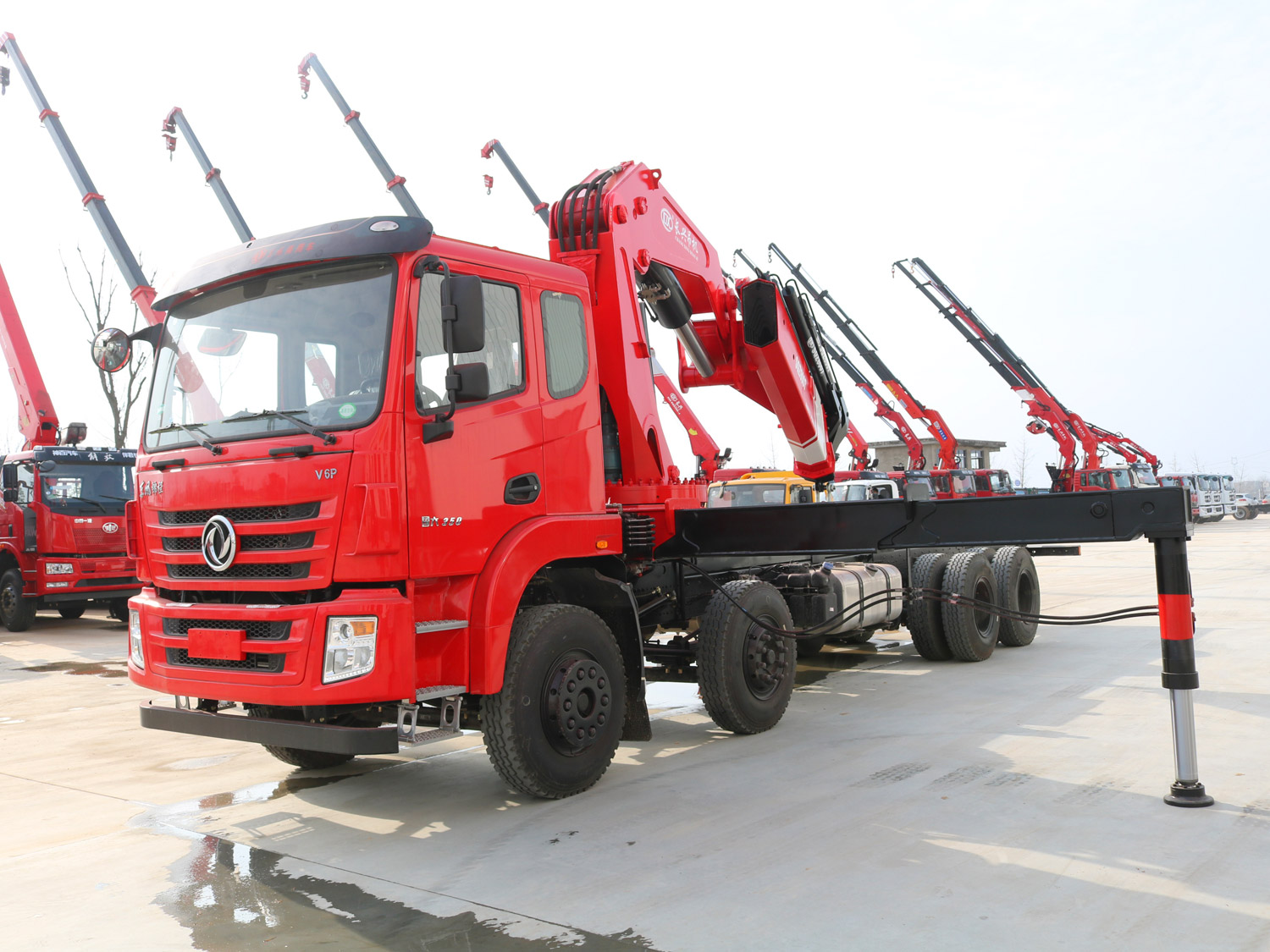 東風(fēng)錦程V6P前四后八上裝長(zhǎng)興30噸折臂式吊機(jī)