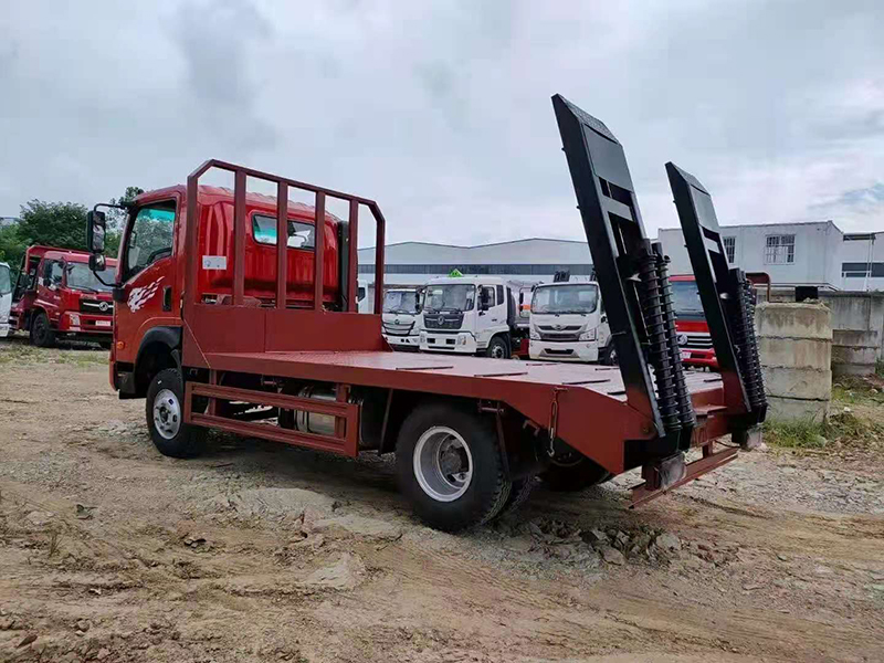 國(guó)六重汽王牌藍(lán)牌平板運(yùn)輸車(chē)